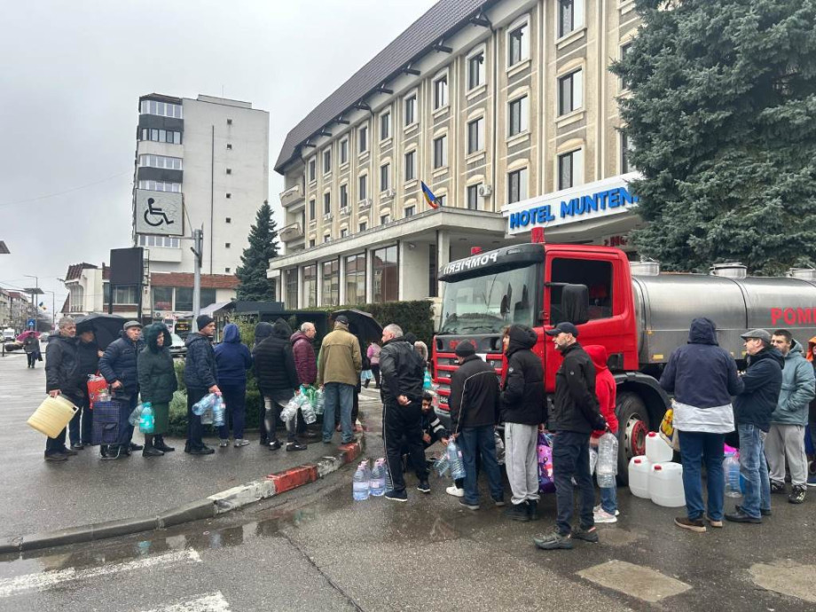 alimentare-apa-Campina.jpg
